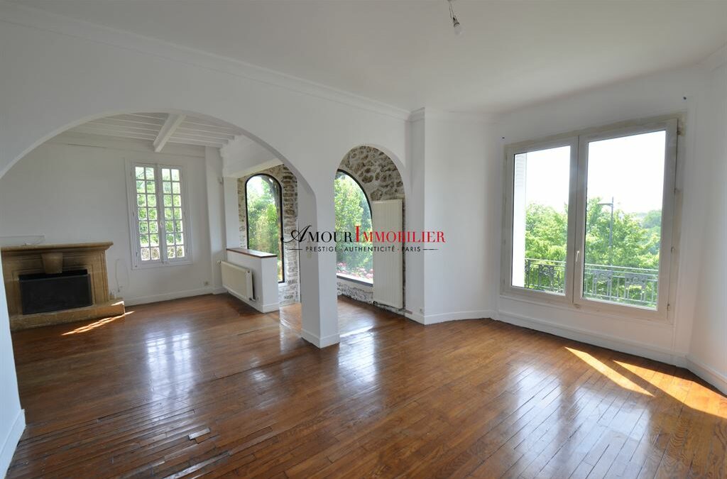 Maison . 6 chambres . 170 m²