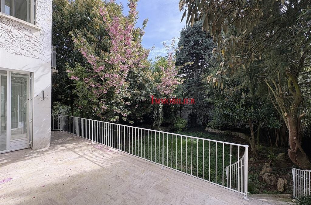 Maison . 3 chambres . 162 m²